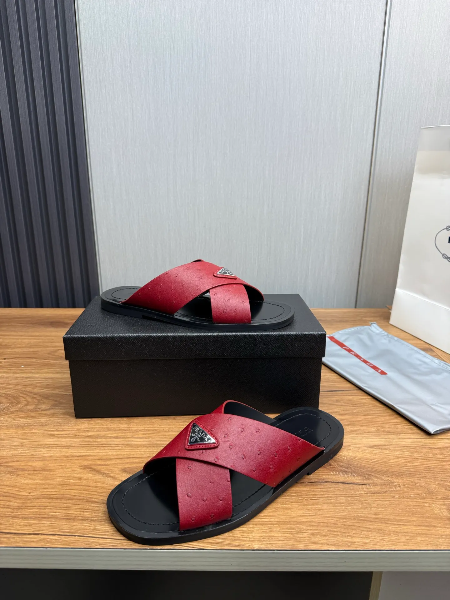 Factory price 340💰 ＰＲＡＤＡPrada - popular men's slippers hot sale 🔥 🩴Official website one to one production 38-45 sizes 45 46 🉑️Customized!